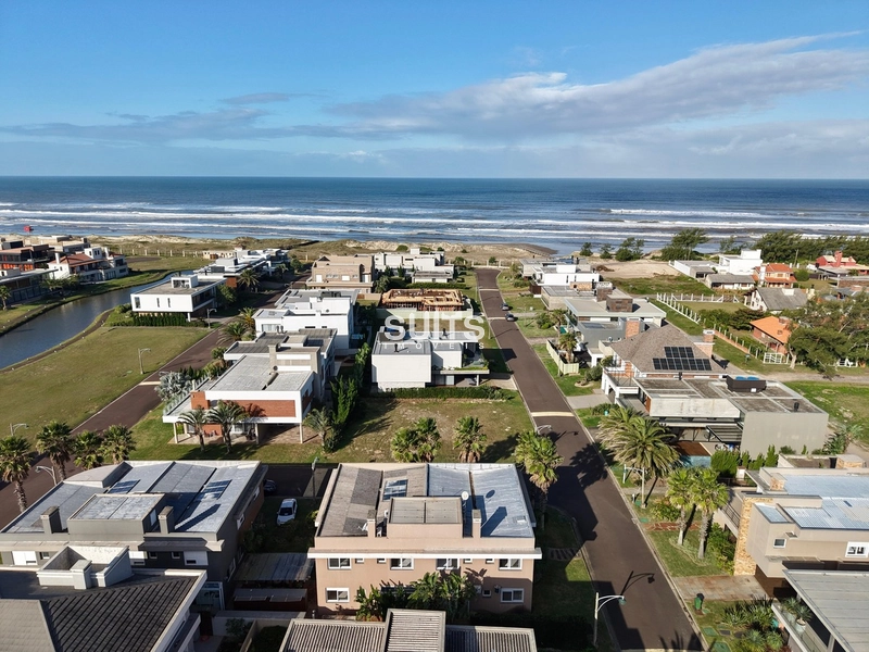 Excelente sobrado à venda no condomínio Playa Vista: 1ª foto da galeria de imagens do imóvel