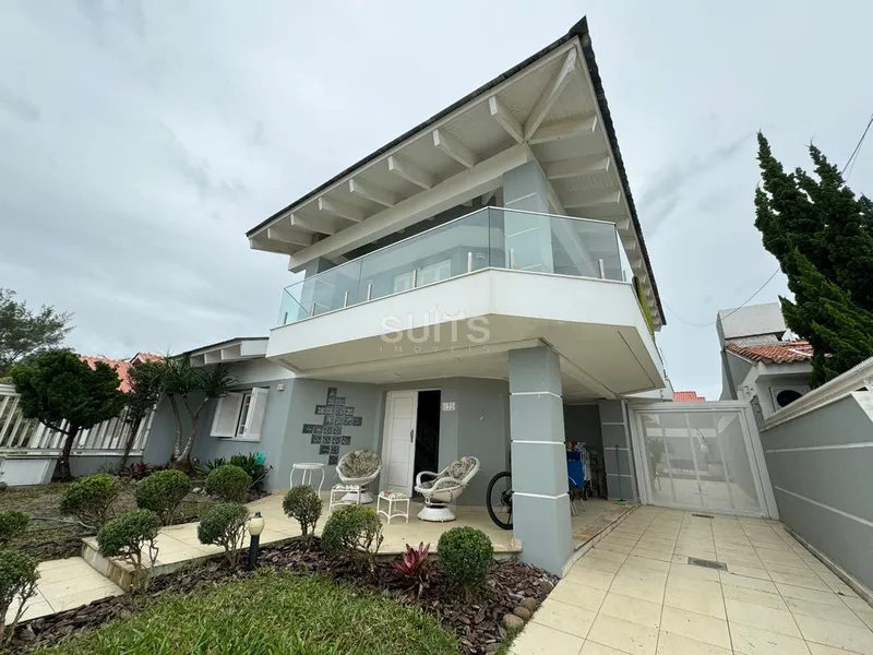 Excelente sobrado próximo do mar na praia de Rainha do Mar: 1ª foto da galeria de imagens do imóvel