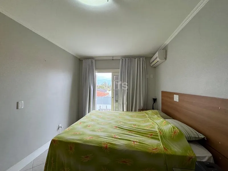 Excelente sobrado próximo do mar na praia de Rainha do Mar: 28ª foto da galeria de imagens do imóvel