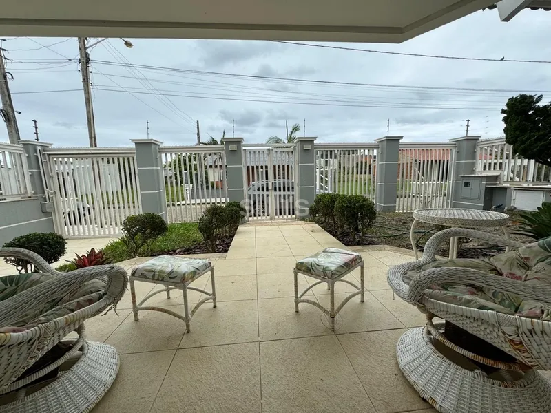 Excelente sobrado próximo do mar na praia de Rainha do Mar: 3ª foto da galeria de imagens do imóvel