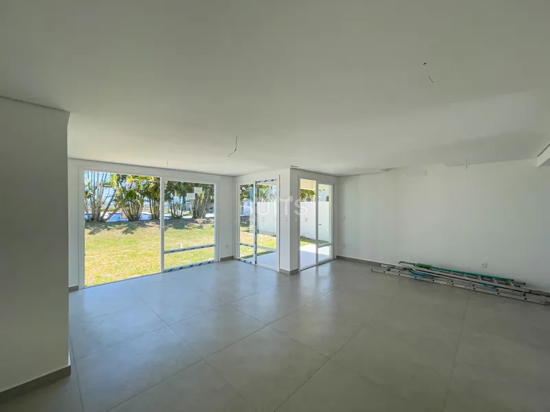 Linda Casa à venda  BEIRA LAGO no condomínio Páteo Marbella: 3ª foto da galeria de imagens do imóvel