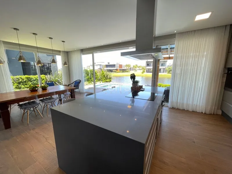 Incrível sobrado beira lago no condomínio Enseada: 11ª foto da galeria de imagens do imóvel