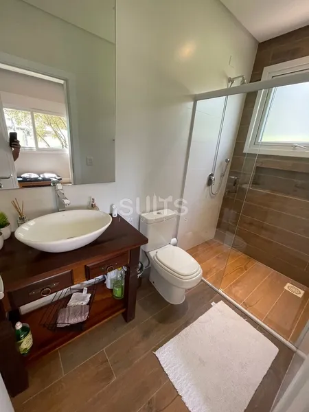 Incrível sobrado beira lago no condomínio Enseada: 17ª foto da galeria de imagens do imóvel