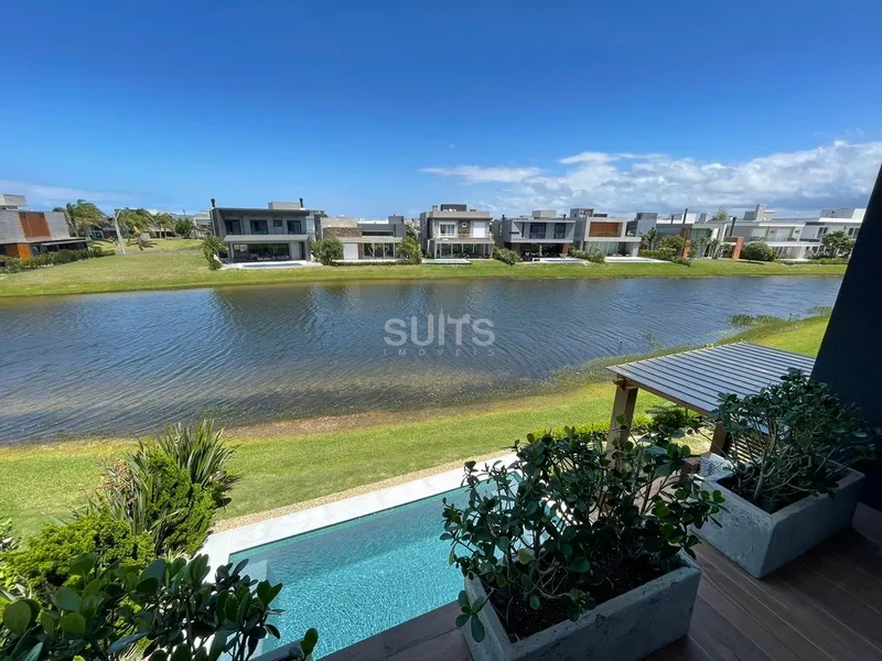 Incrível sobrado beira lago no condomínio Enseada: 25ª foto da galeria de imagens do imóvel