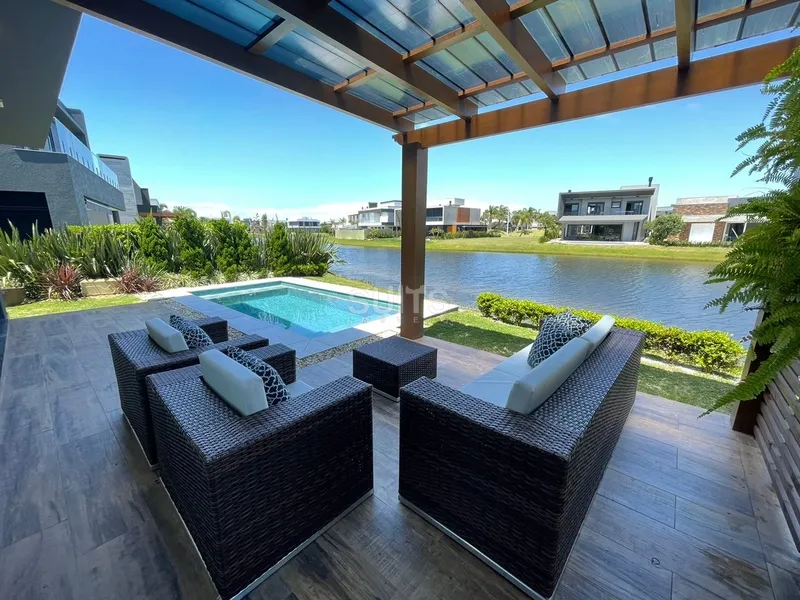 Incrível sobrado beira lago no condomínio Enseada: 13ª foto da galeria de imagens do imóvel