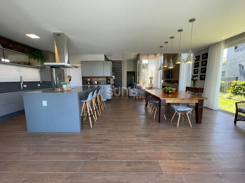 Incrível sobrado beira lago no condomínio Enseada: 9ª foto da galeria de imagens do imóvel