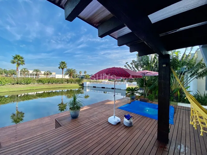 Casa beira lago do lago no cond. Malibu: 23ª foto da galeria de imagens do imóvel