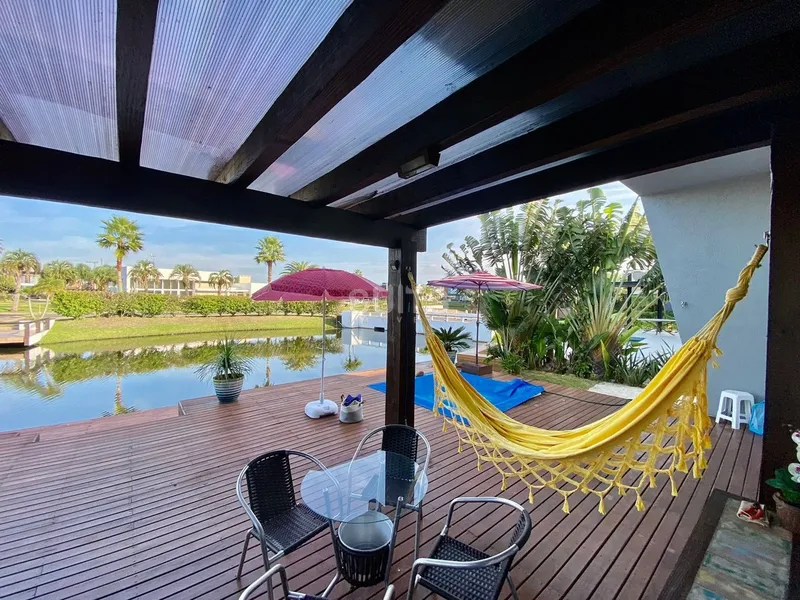 Casa beira lago do lago no cond. Malibu: 25ª foto da galeria de imagens do imóvel