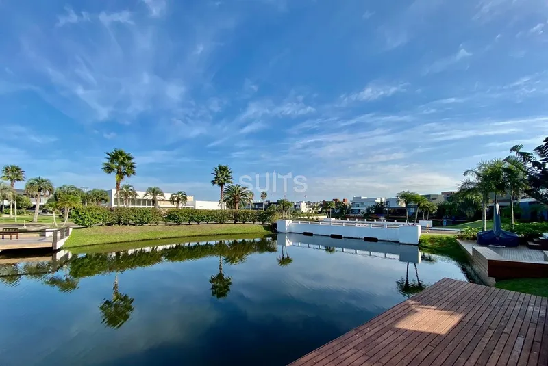 Casa beira lago do lago no cond. Malibu: 28ª foto da galeria de imagens do imóvel