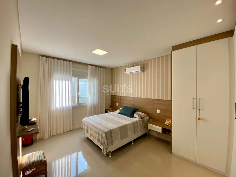 Casa beira lago do lago no cond. Malibu: 40ª foto da galeria de imagens do imóvel