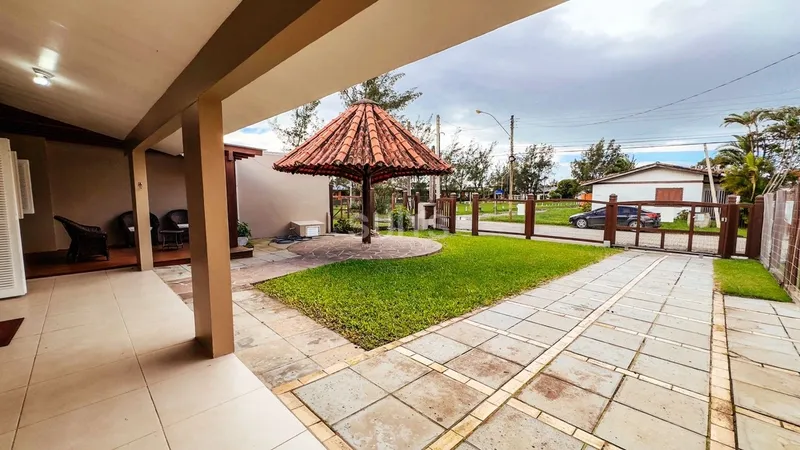 Casa térrea no centro de Xangri-lá, a poucas quadras do mar!: 1ª foto da galeria de imagens do imóvel