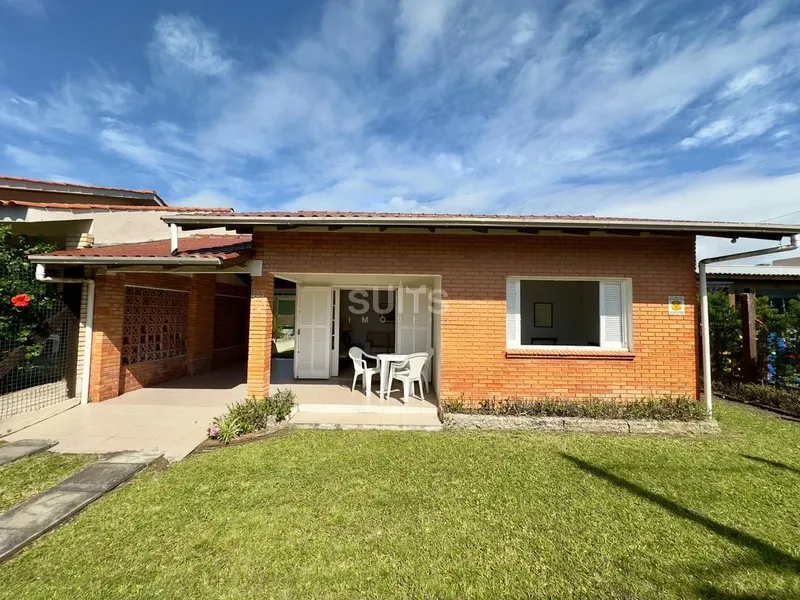 Excelente casa à venda no Centro de Xangri-lá: 2ª foto da galeria de imagens do imóvel