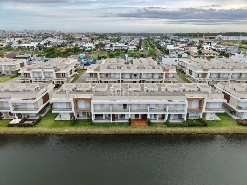 Excelente sobrado à venda no condomínio Murano em Capão da Canoa: 3ª foto da galeria de imagens do imóvel