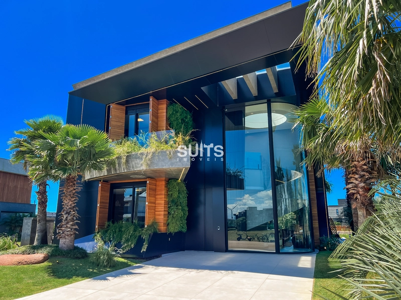 Belíssima mansão beira lago no condomínio Sense: 2ª foto da galeria de imagens do imóvel