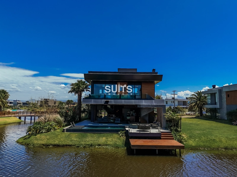 Belíssima mansão beira lago no condomínio Sense: 20ª foto da galeria de imagens do imóvel