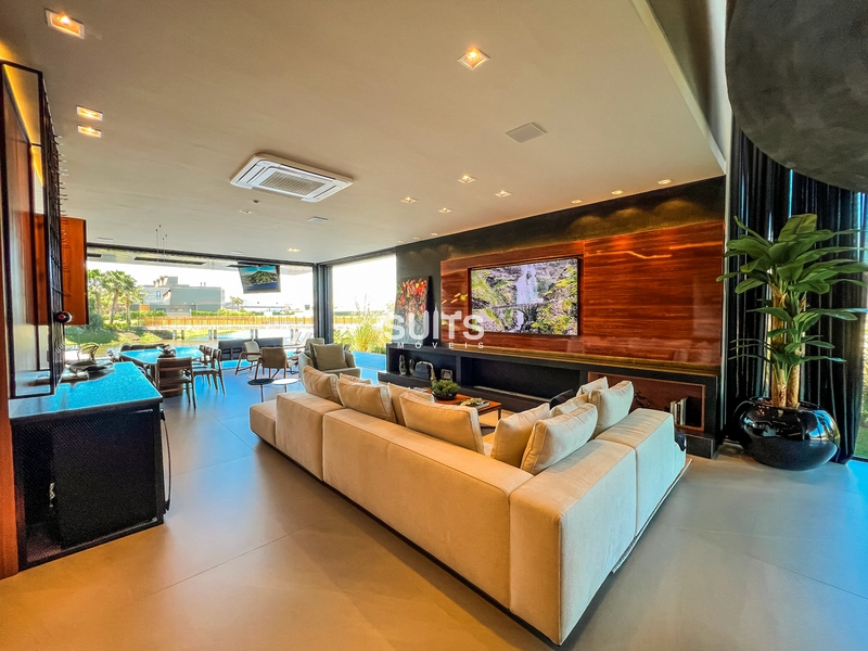 Belíssima mansão beira lago no condomínio Sense: 36ª foto da galeria de imagens do imóvel