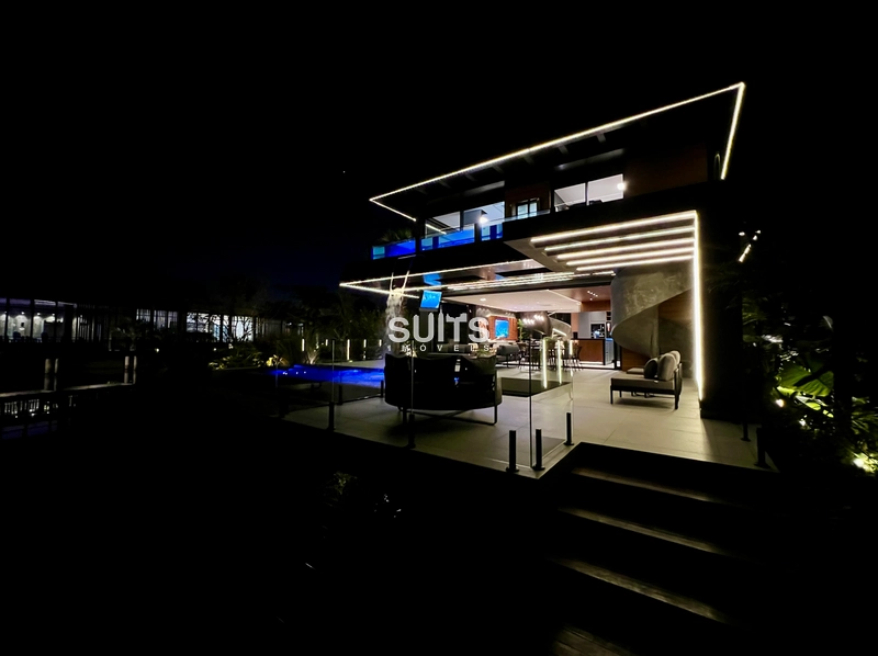 Belíssima mansão beira lago no condomínio Sense: 32ª foto da galeria de imagens do imóvel