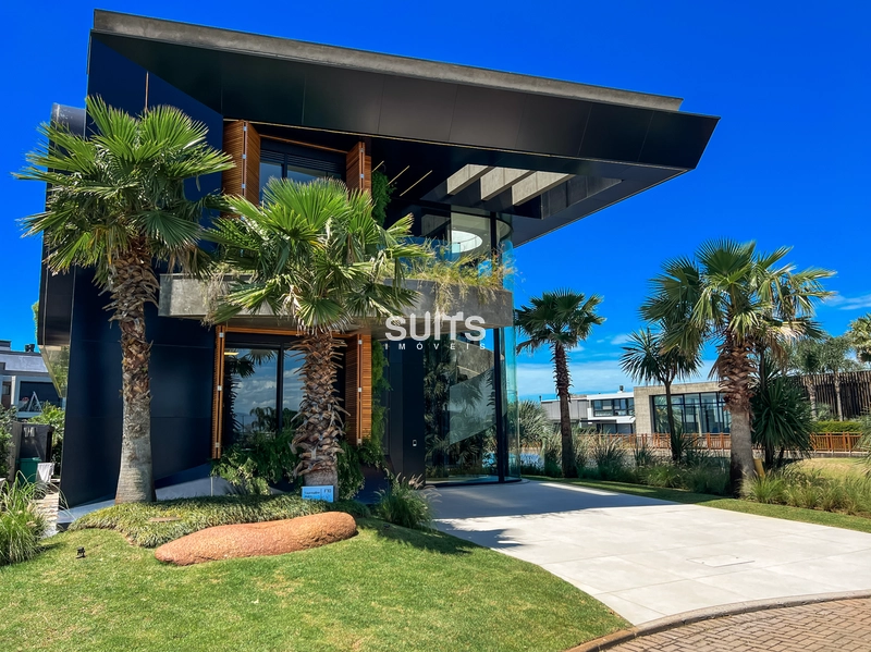 Belíssima mansão beira lago no condomínio Sense: 5ª foto da galeria de imagens do imóvel