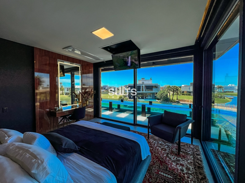 Belíssima mansão beira lago no condomínio Sense: 100ª foto da galeria de imagens do imóvel