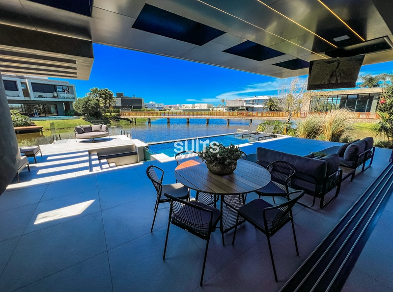 Belíssima mansão beira lago no condomínio Sense: 70ª foto da galeria de imagens do imóvel