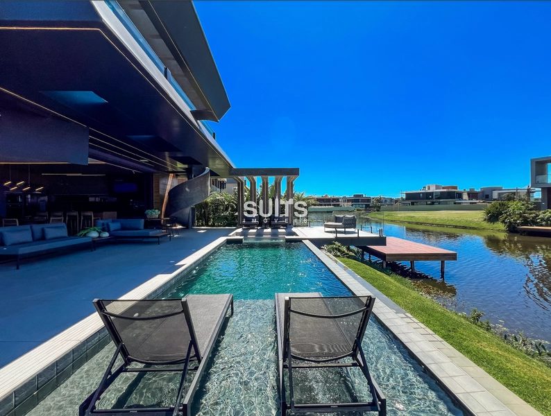 Belíssima mansão beira lago no condomínio Sense: 77ª foto da galeria de imagens do imóvel