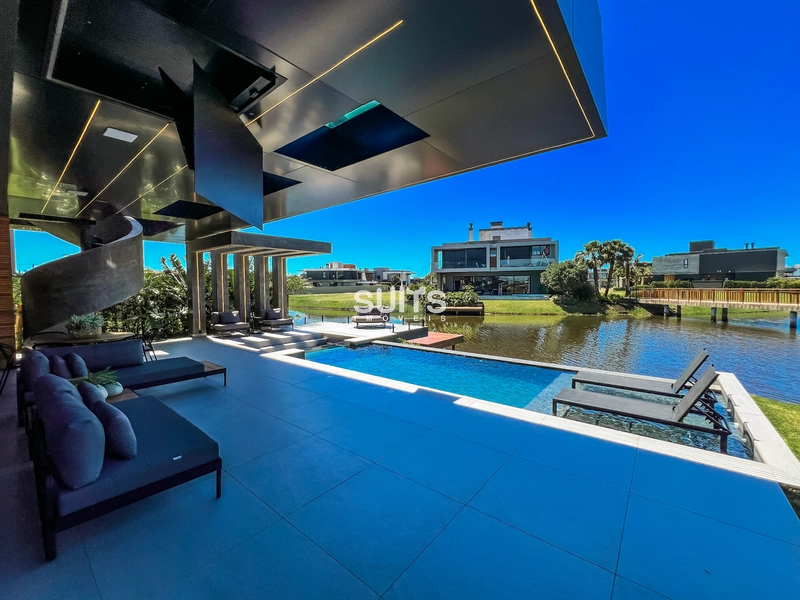 Belíssima mansão beira lago no condomínio Sense: 73ª foto da galeria de imagens do imóvel