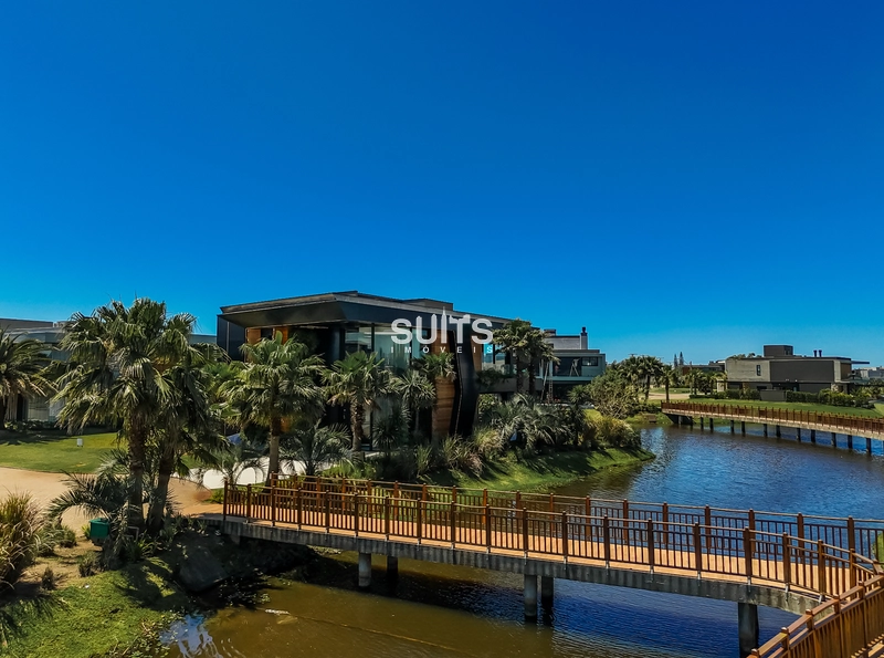 Belíssima mansão beira lago no condomínio Sense: 34ª foto da galeria de imagens do imóvel