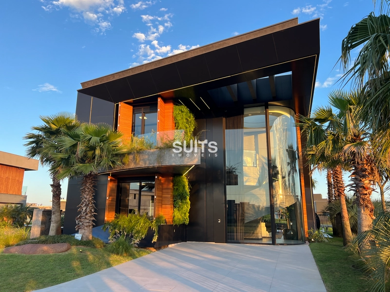 Belíssima mansão beira lago no condomínio Sense: 3ª foto da galeria de imagens do imóvel