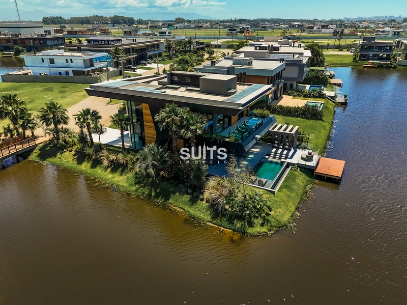 Belíssima mansão beira lago no condomínio Sense: 33ª foto da galeria de imagens do imóvel