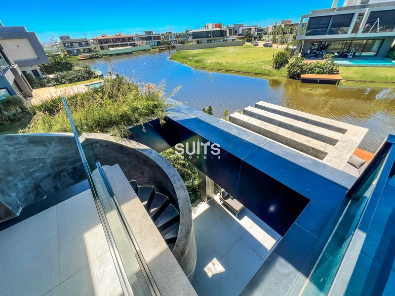 Belíssima mansão beira lago no condomínio Sense: 81ª foto da galeria de imagens do imóvel