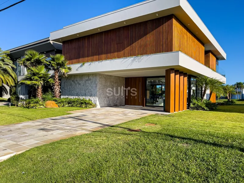 Incrível mansão no condomínio Enseada: 2ª foto da galeria de imagens do imóvel