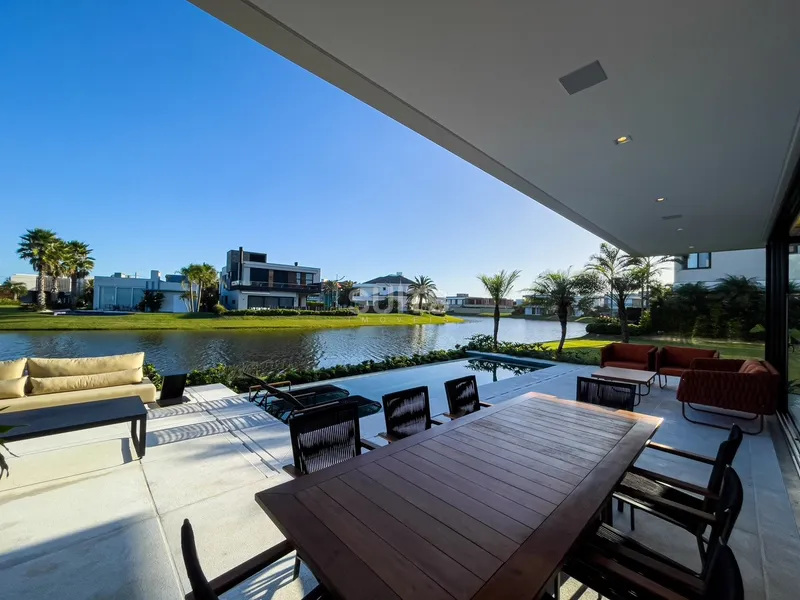 Incrível mansão no condomínio Enseada: 26ª foto da galeria de imagens do imóvel