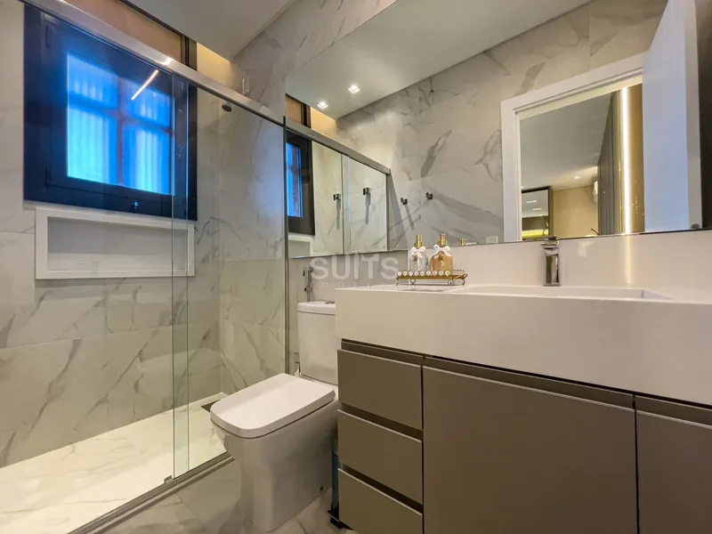 Incrível mansão no condomínio Enseada: 40ª foto da galeria de imagens do imóvel