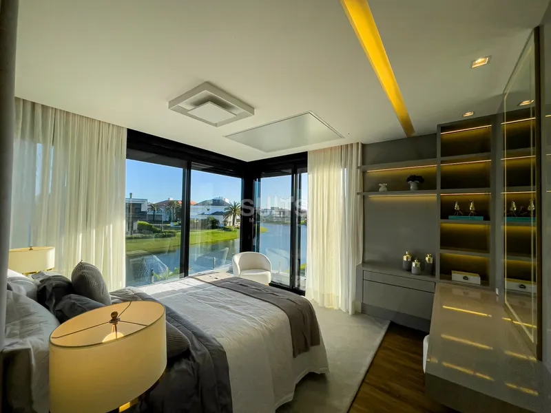 Incrível mansão no condomínio Enseada: 58ª foto da galeria de imagens do imóvel