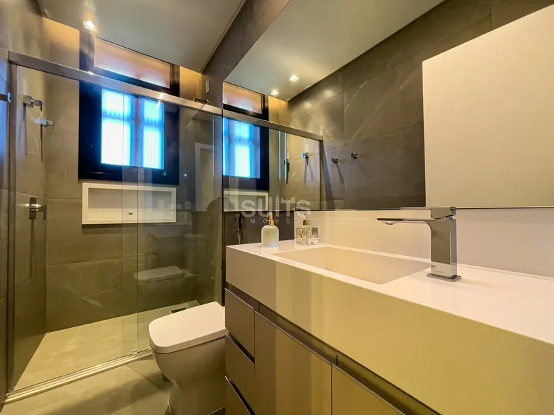 Incrível mansão no condomínio Enseada: 43ª foto da galeria de imagens do imóvel