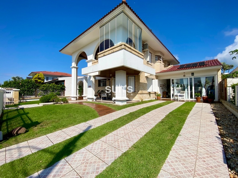 Excelente sobrando à venda na praia de Atlântida: 1ª foto da galeria de imagens do imóvel