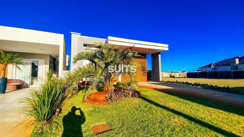 Casa térrea no condomínio Riviera: 2ª foto da galeria de imagens do imóvel