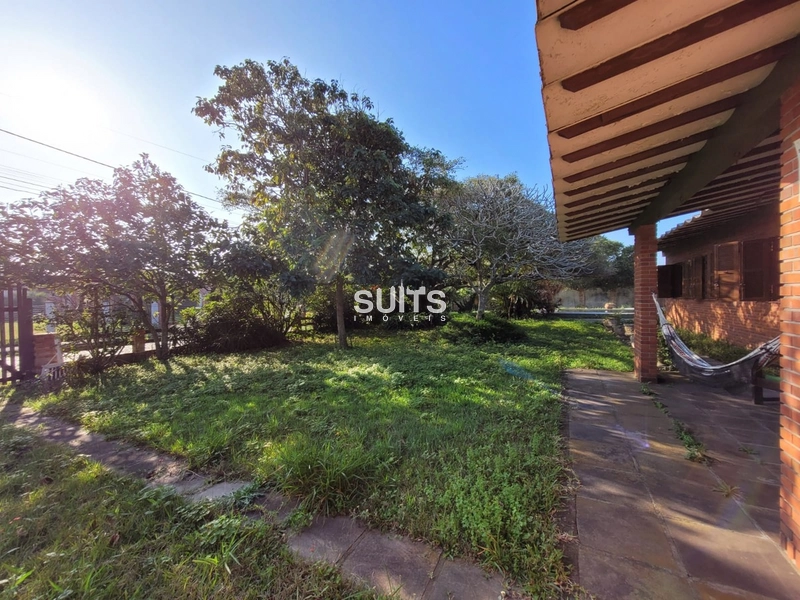 Casa com 02 terrenos na praia de Atlântida: 2ª foto da galeria de imagens do imóvel