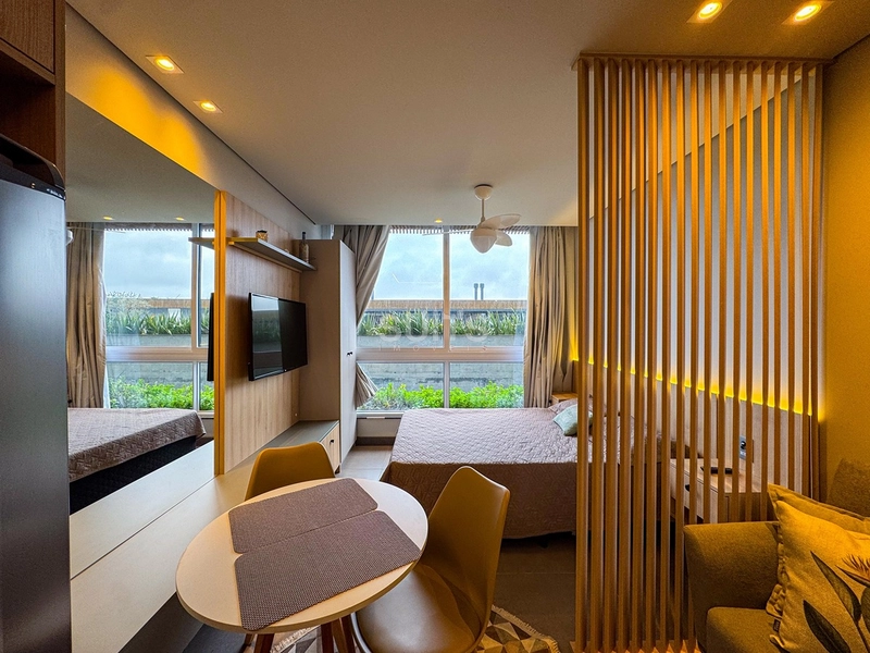 Ótimo loft mobiliado e decorado no Ed. Livin em Atlântida : 3ª foto da galeria de imagens do imóvel