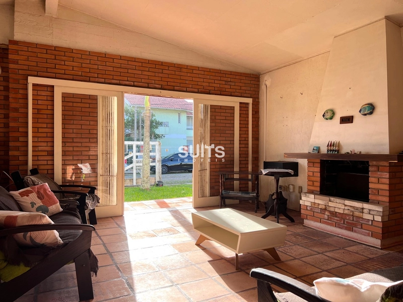 Excelente casa em 2 terrenos à venda no Centro de Xangri-lá: 5ª foto da galeria de imagens do imóvel