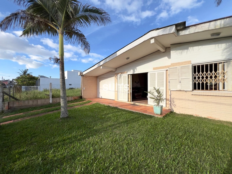 Excelente casa em 2 terrenos à venda no Centro de Xangri-lá: 3ª foto da galeria de imagens do imóvel