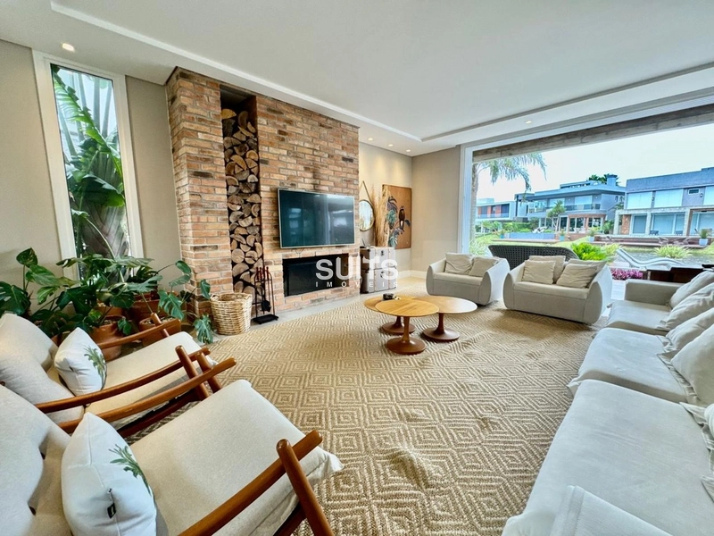 Excelente mansão beira lago no Condomínio Malibu: 3ª foto da galeria de imagens do imóvel