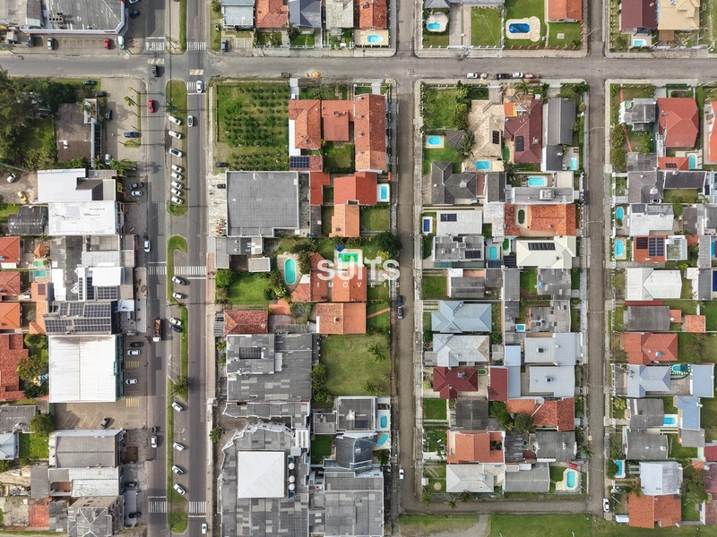 Excelente casa com 02 terrenos à venda no Centro: 4ª foto da galeria de imagens do imóvel