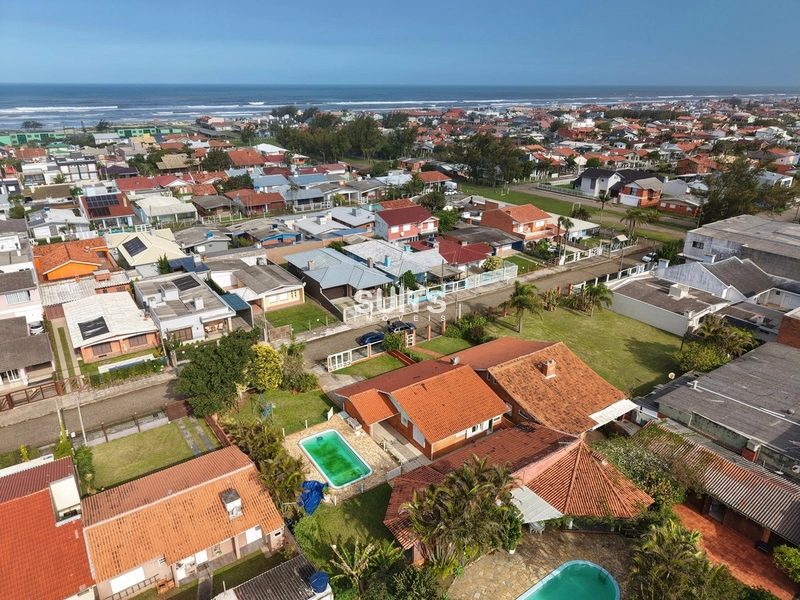 Excelente casa com 02 terrenos à venda no Centro: 2ª foto da galeria de imagens do imóvel