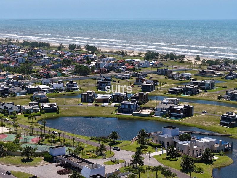 Excelente sobrado à venda no cond. beira mar Costa Serena: 2ª foto da galeria de imagens do imóvel