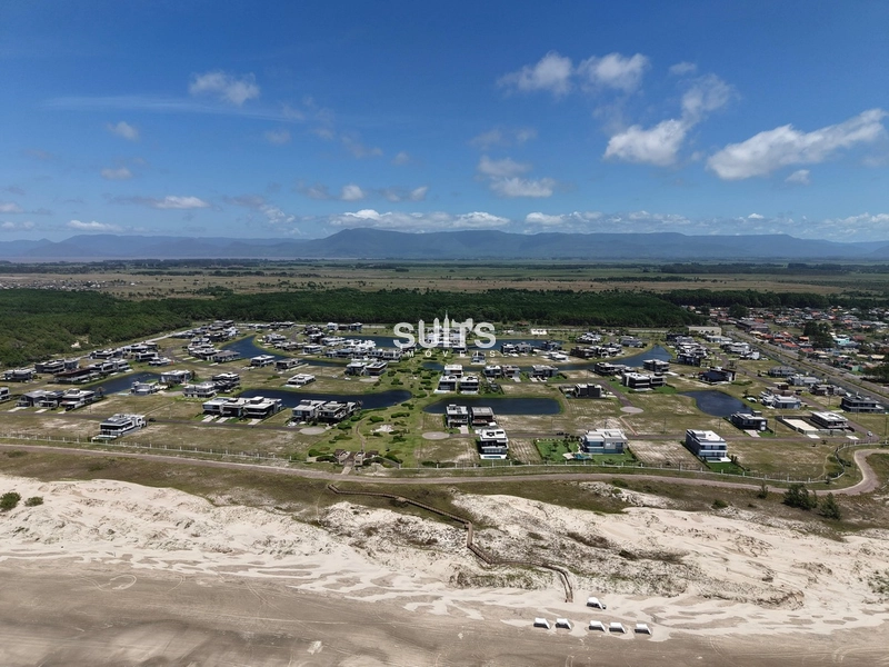 Excelente sobrado à venda no cond. beira mar Costa Serena: 1ª foto da galeria de imagens do imóvel