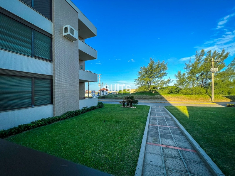 Apartamento em prédio beira-mar na praia de Atlântida: 3ª foto da galeria de imagens do imóvel