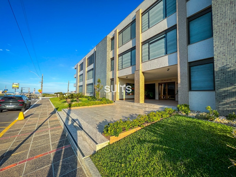 Apartamento em prédio beira-mar na praia de Atlântida: 2ª foto da galeria de imagens do imóvel