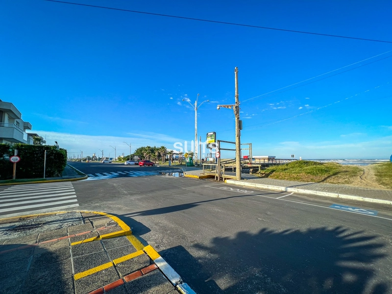 Apartamento em prédio beira-mar na praia de Atlântida: 4ª foto da galeria de imagens do imóvel