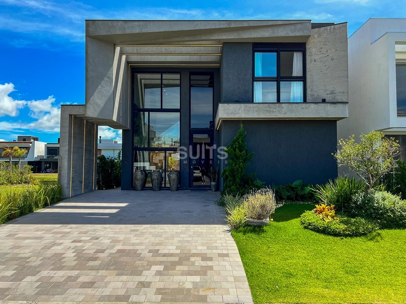 EXCELENTE SOBRADO BEIRA LAGO NO CONDOMINIO SUNSET: 2ª foto da galeria de imagens do imóvel